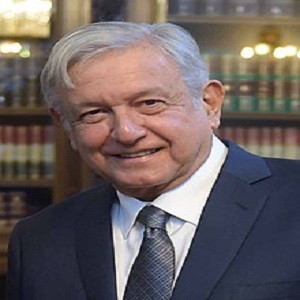 220px Reunion con el Presidente Electo Andres Manuel Lopez Obrador 8 cropped