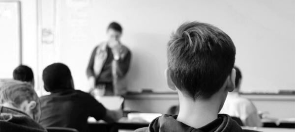 5 ONDA DE CRITICAS CAI SOBRE A DECISAO DO MINISTRO DA EDUCACAO1